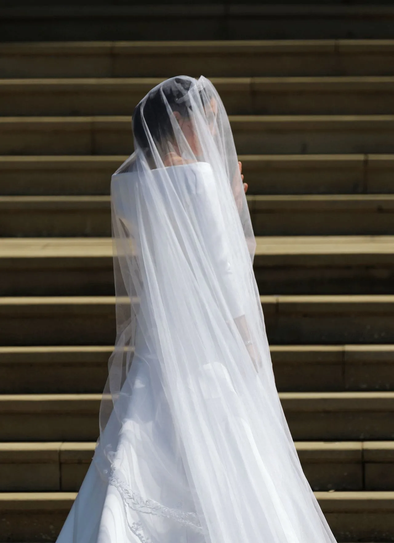 the Moment Meghan, Duchess of Sussex, Walked Down the Aisle ⌘