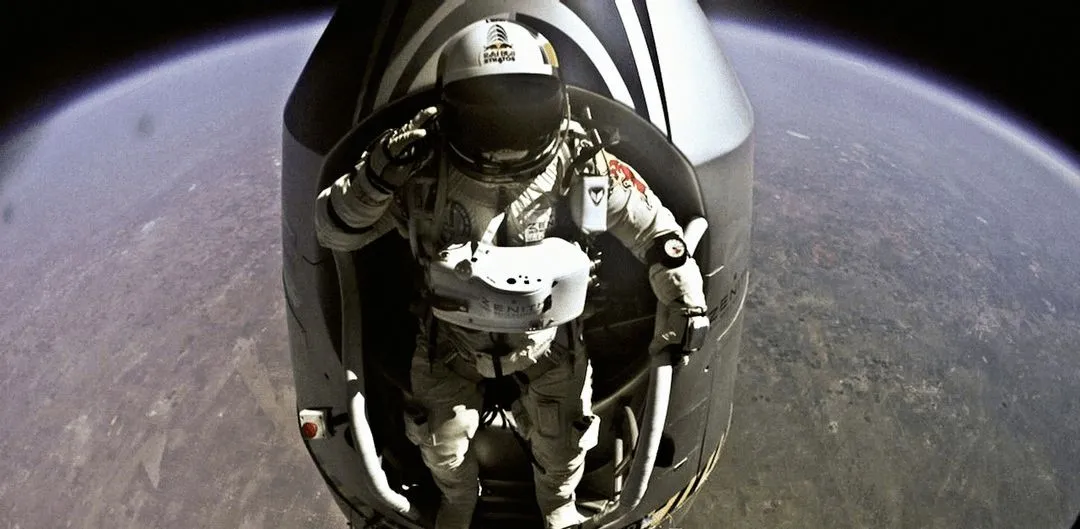 Felix Baumgartner jumps from space for Red Bull ⌘